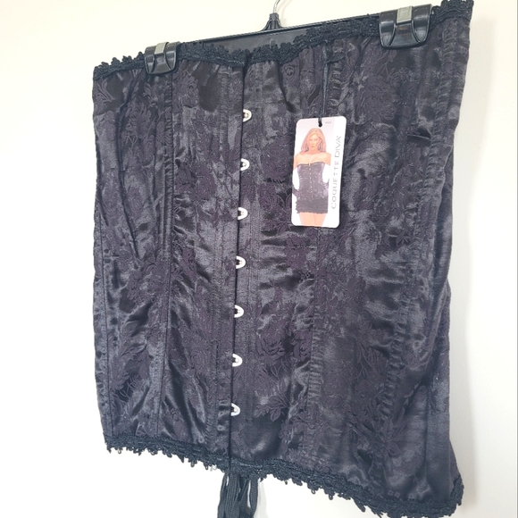 Black Corset - Picture 2 of 14